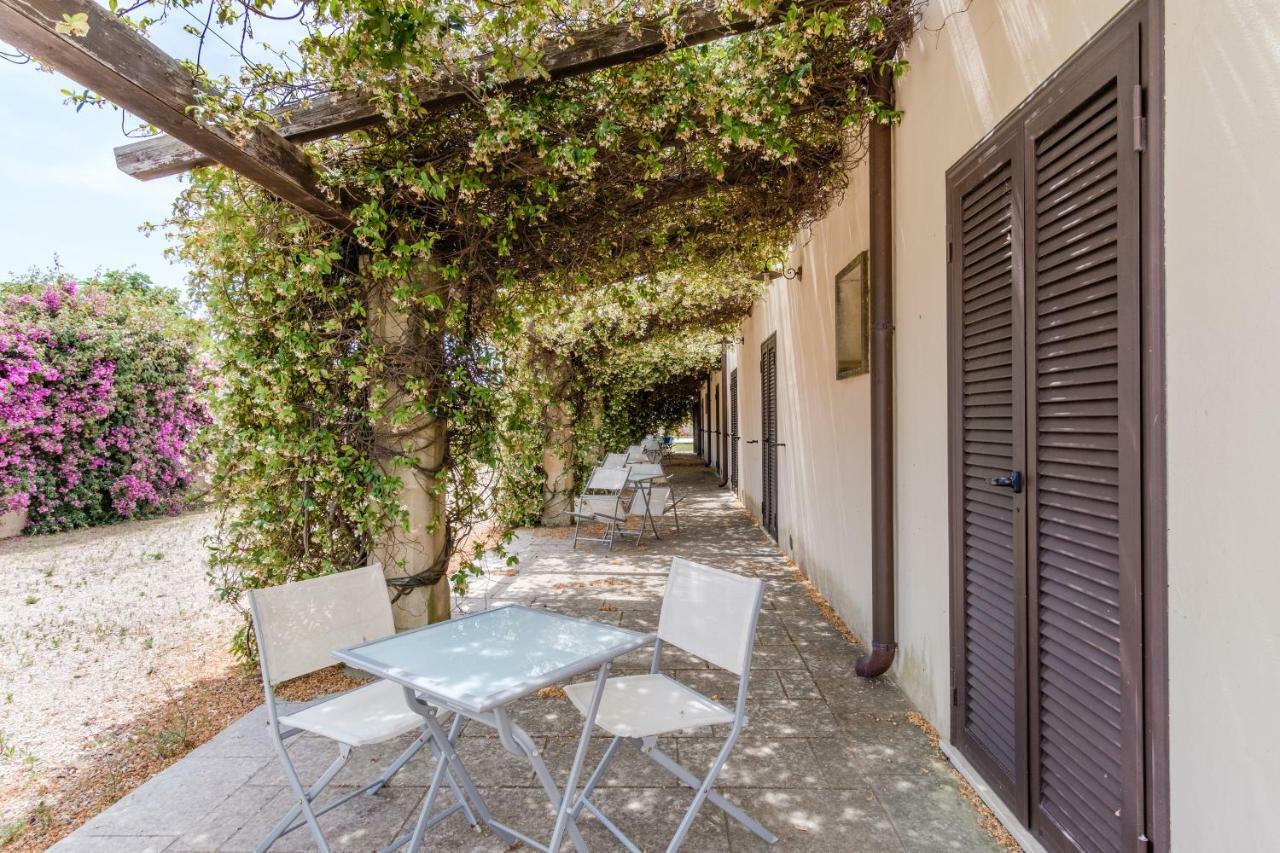 Masseria Li Campi Cavallino di Lecce Exterior photo